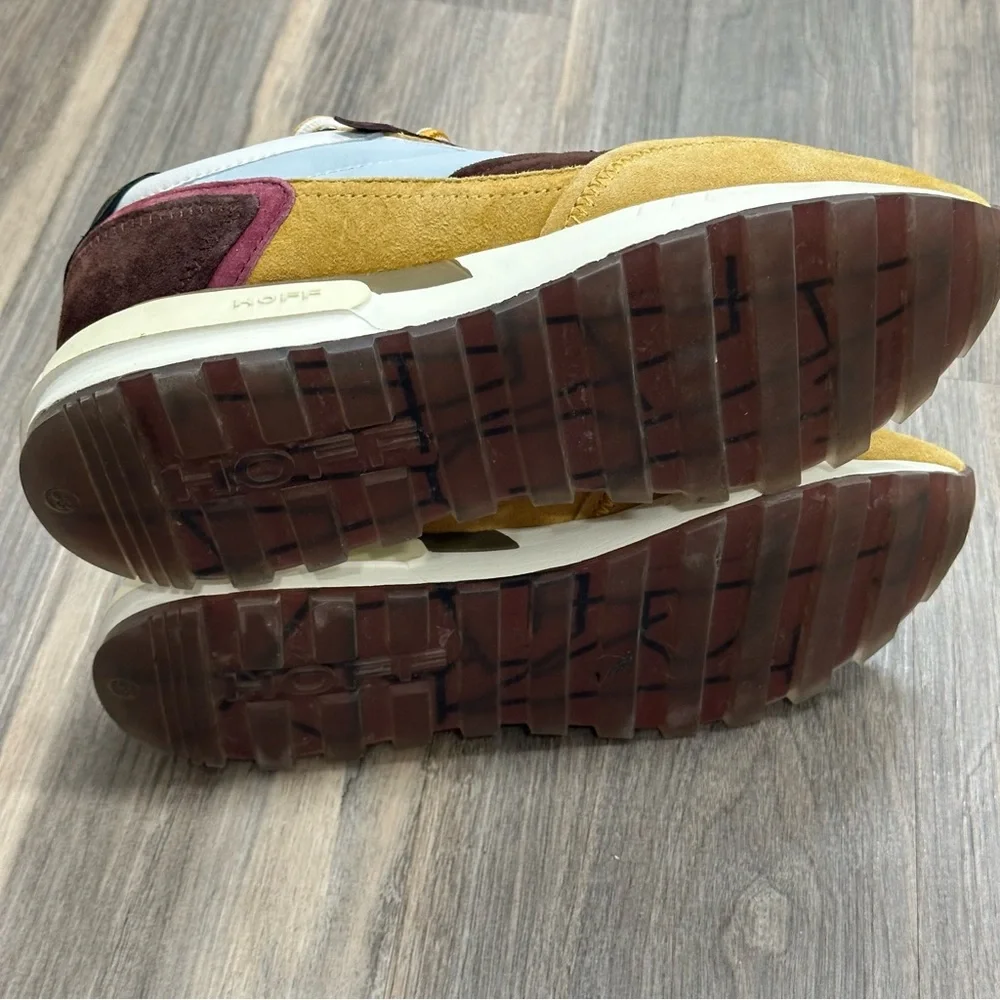 Hoff these shoes